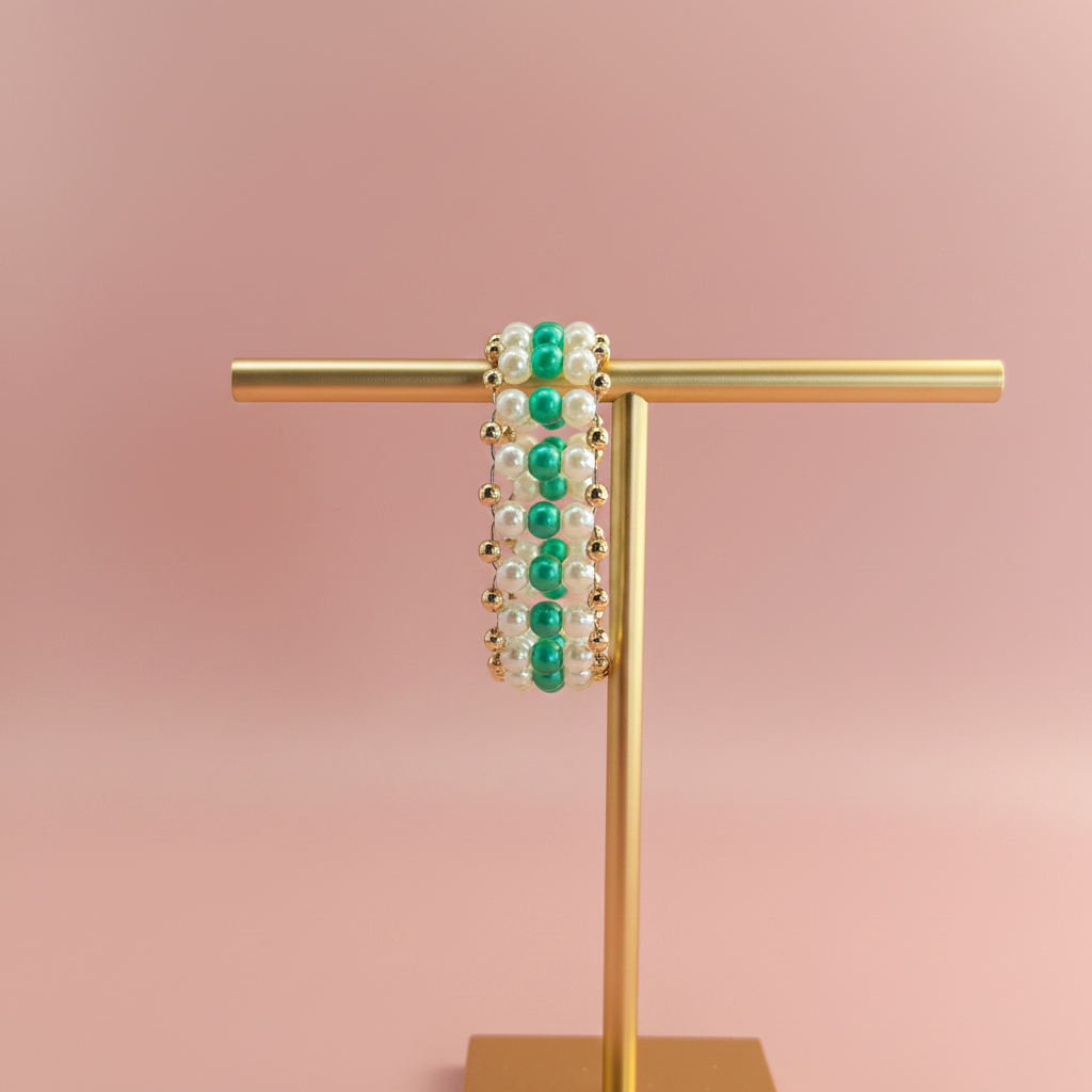 Green & White Pearl Bracelet - Blush Pink Elegant Display
